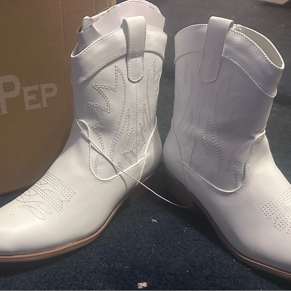 White Western Ankle Booties - Women's Fashion Cowboy Boots
